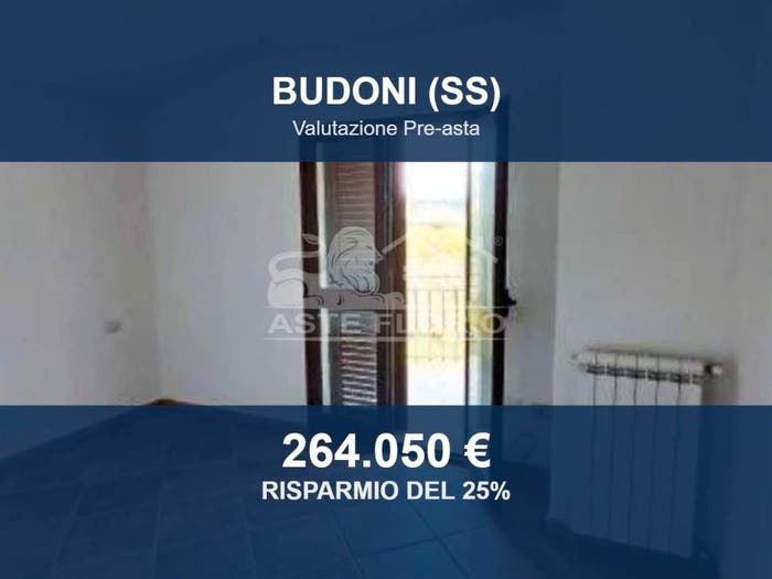 Appartamento trilocale in vendita in Via Grazia Deledda, Centro, Budoni