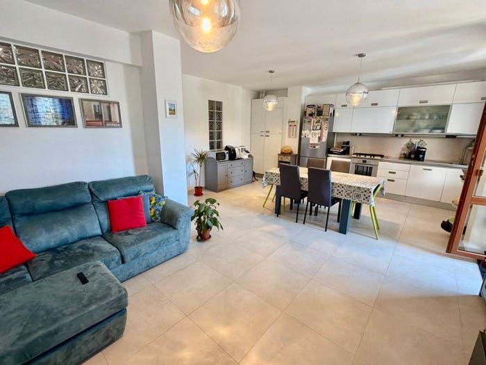 Appartamento con 6 locali in vendita in VIA DON DAVID BERRETTINI, Centro, Fabriano