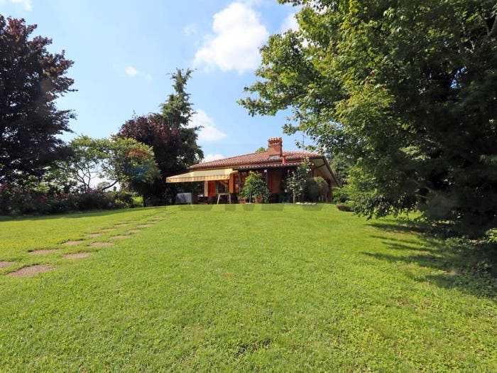 Casa con 6 locali in vendita in VIA GARIBALDI, Centro, Sirtori