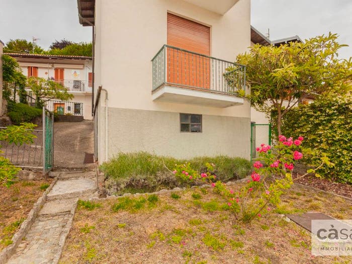 Casa con 6 locali in vendita in via anadiga, Centro, Casciago