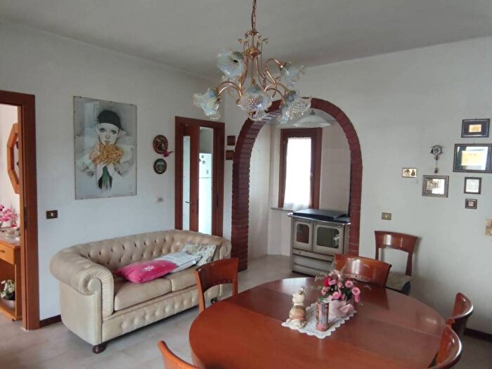 Casa quadrilocale in vendita in Via Libertà, Centro, Manzano