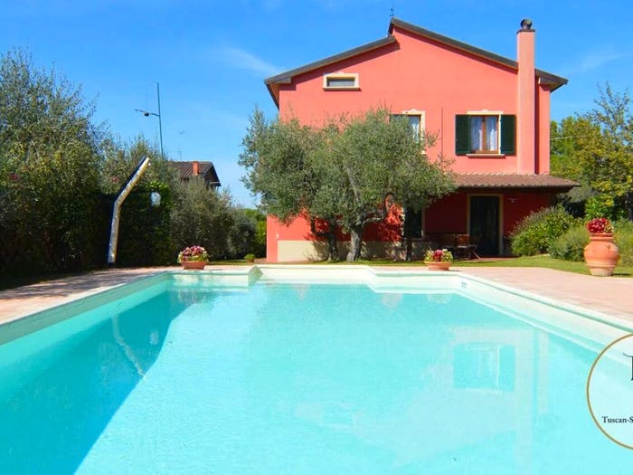 Casa quadrilocale in vendita in Viale Lungolago Snc Castiglione Del Lago No Number, Centro, Castiglione del Lago
