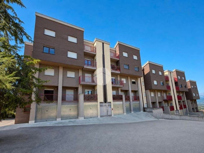 Appartamento quadrilocale in vendita in Via Brasile, Pettino Cansatessa, L'Aquila
