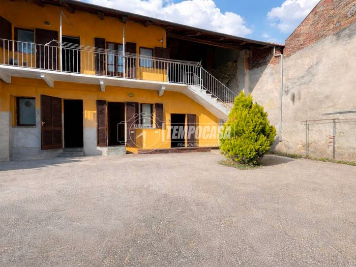 Casa con 5 locali in vendita in Via san michele, Centro, Mazzè