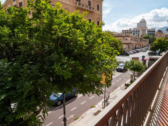 Appartamento con 6 locali in vendita in Via Principe di Villafranca, Politeama Ruggiero Settimo, Palermo