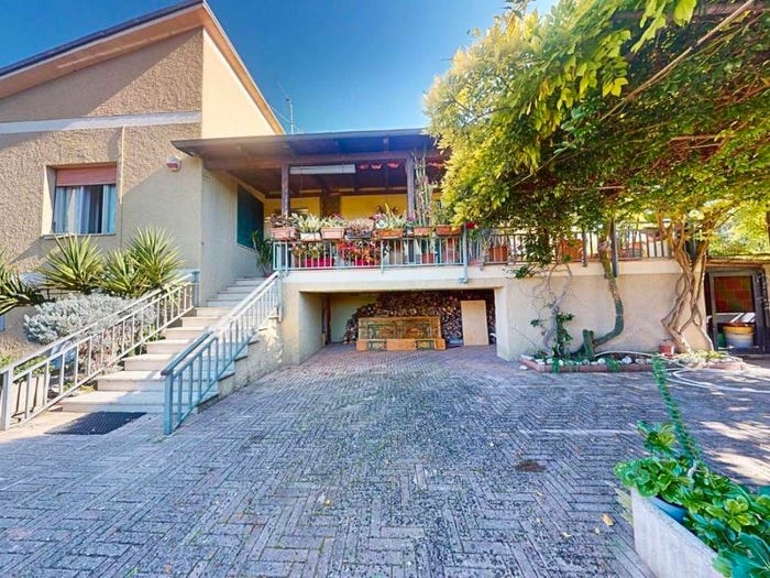 Casa con 5 locali in vendita in Via Colle Scandolaro, Sant'Eraclio Case Vecchie, Foligno