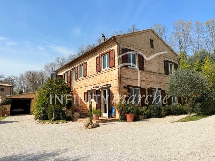 Casa con 6 locali in vendita in Via Monte della Giustizia, Centro, Montecosaro