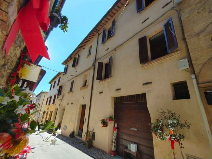 Casa con 6 locali in vendita in Centro, Montefalco