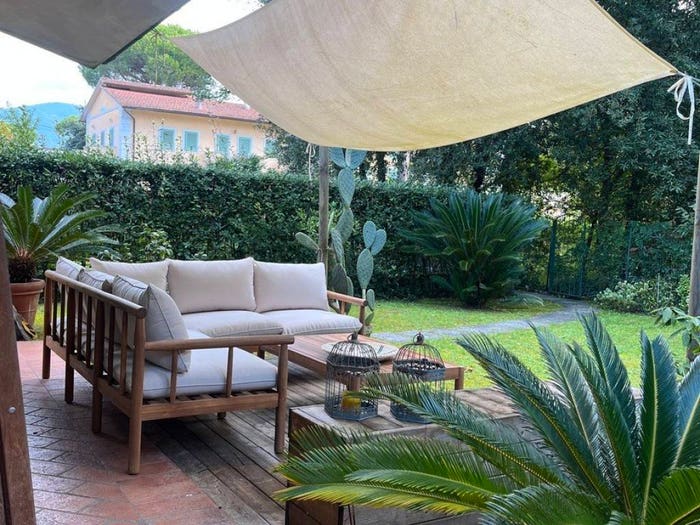 Casa quadrilocale in vendita in Ronchi Poveromo, Massa
