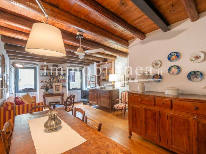 Casa quadrilocale in vendita in Via Porta San Zeno, Centro, Lazise