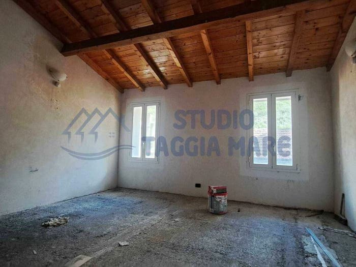 Appartamento bilocale in vendita in Via Vezzargo, Centro, Badalucco