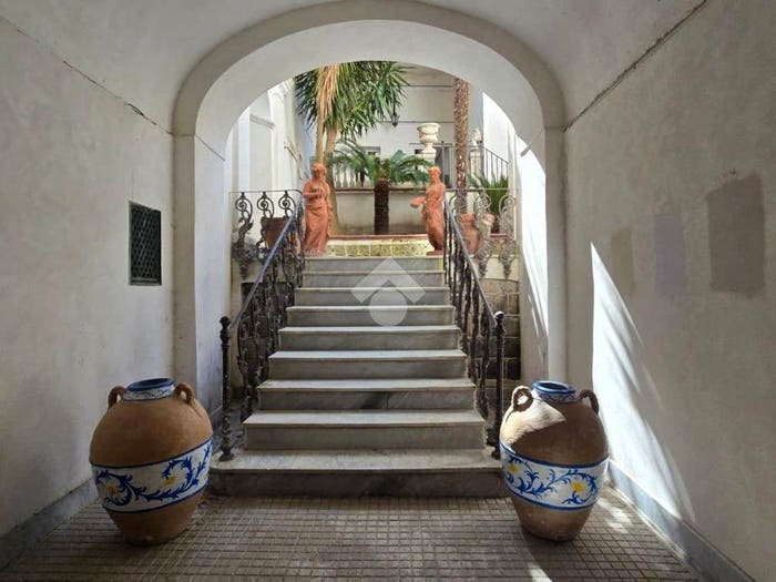 Appartamento con 6 locali in vendita in Via Roma, Sant'Agata Dé Goti, Sant'Agata de' Goti