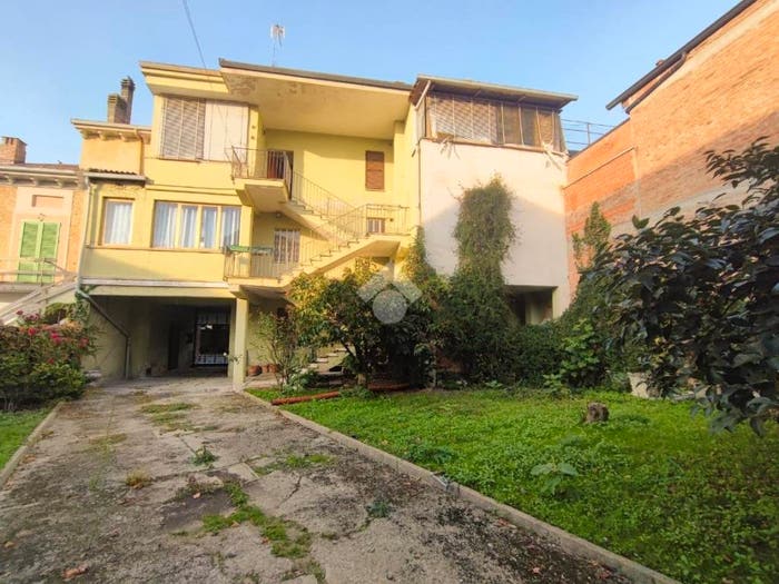 Casa con 6 locali in vendita in Via Circonvallazione, Viguzzolo