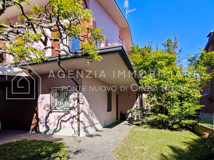 Casa con 6 locali in vendita in Poggi, Ravenna