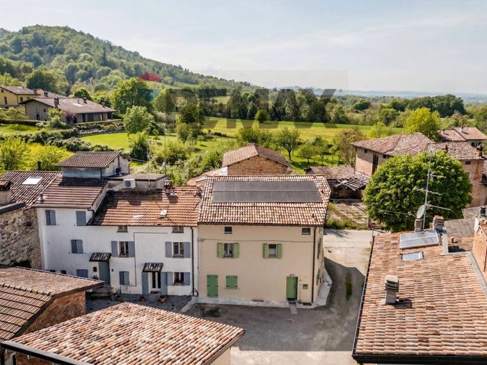 Casa con 6 locali in vendita in Via Risorgimento, Centro, Quattro Castella
