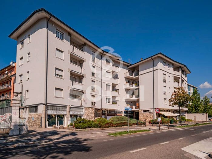 Appartamento con 5 locali in vendita in Via Guglielmo Marconi, Via Veneto Borgo Trento, Brescia