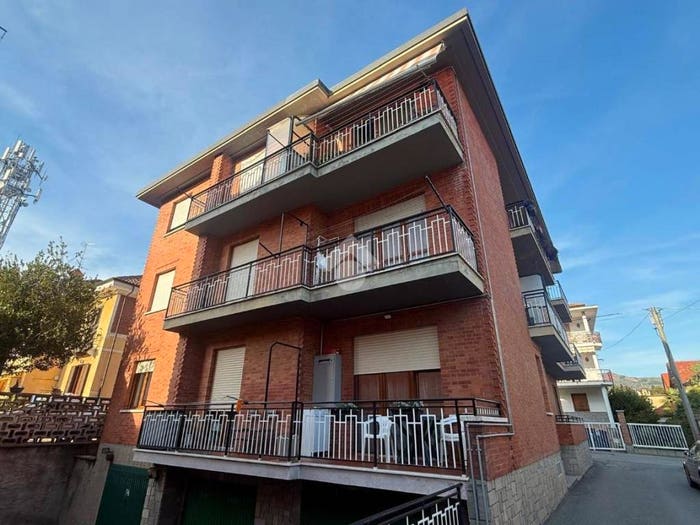 Appartamento bilocale in vendita in Via Vittorio Veneto, Lanzo Torinese