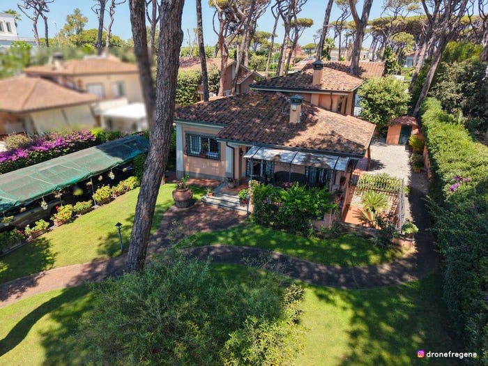 Casa con 6 locali in vendita in Via Castiglioncello, Fregene, Fiumicino