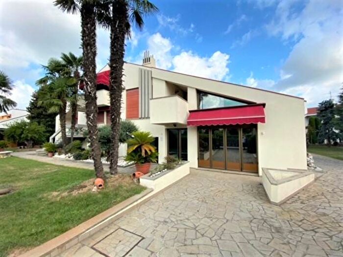 Casa con 5 locali in vendita in Cartura