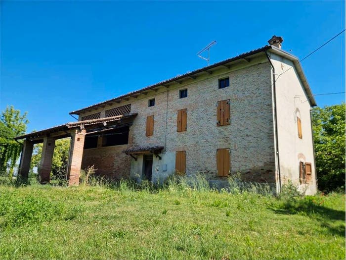 Casa con 6 locali in vendita in Fidenza
