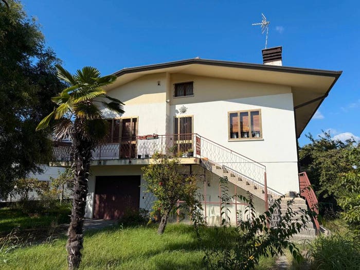 Casa quadrilocale in vendita in Viale San Daniele, Colugna, Tavagnacco