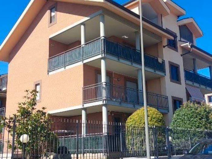 Appartamento quadrilocale in vendita in Via Gioacchino Rossini, Centro, Beinasco