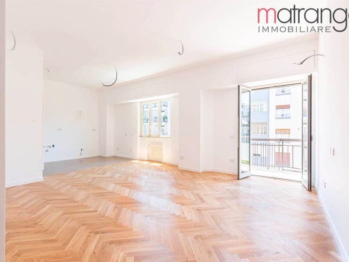Appartamento quadrilocale in vendita in Via Empedocle Restivo, De Gasperi Croce Rossa, Palermo