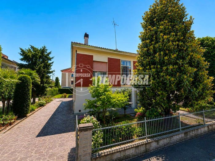 Casa quadrilocale in vendita in Via dell'Acero, Albareto Mulini Nuovi, Modena