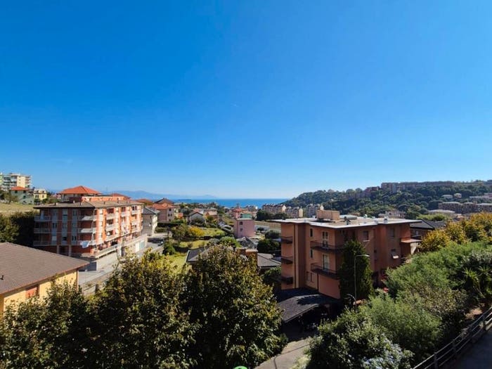 Appartamento quadrilocale in vendita in Via Guglielmo Marconi, Centro, Arenzano