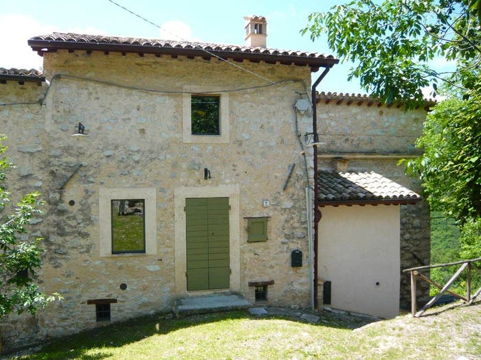 Casa con 6 locali in vendita in Strada Provinciale di Passo Spina, Campello sul Clitunno