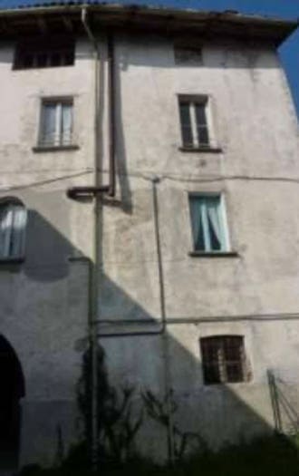 Casa con 6 locali in vendita in Via Padre Dante Invernizzi, Centro, Ballabio