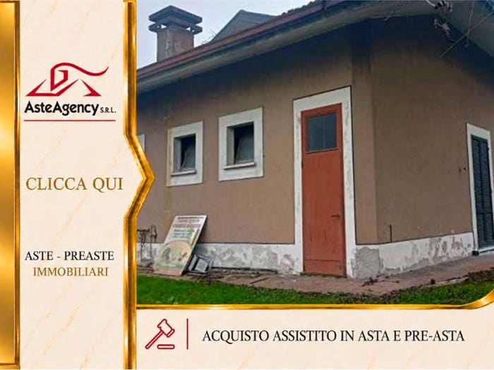 Casa con 6 locali in vendita in Via S Maria snc, Commessaggio