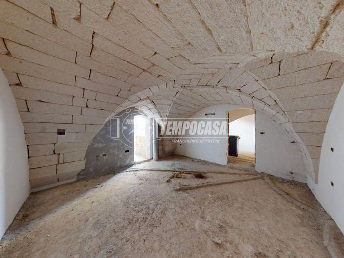 Casa con 6 locali in vendita in Via Vito Fazzi, Melpignano
