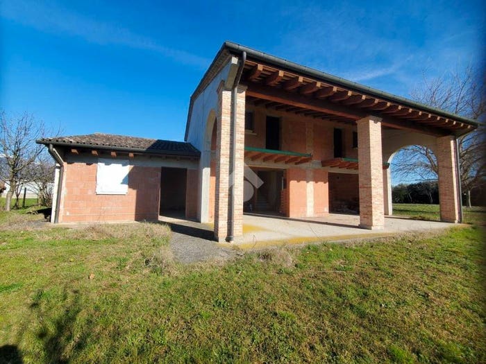Casa con 6 locali in vendita in Via Asolana, San Vito, Altivole