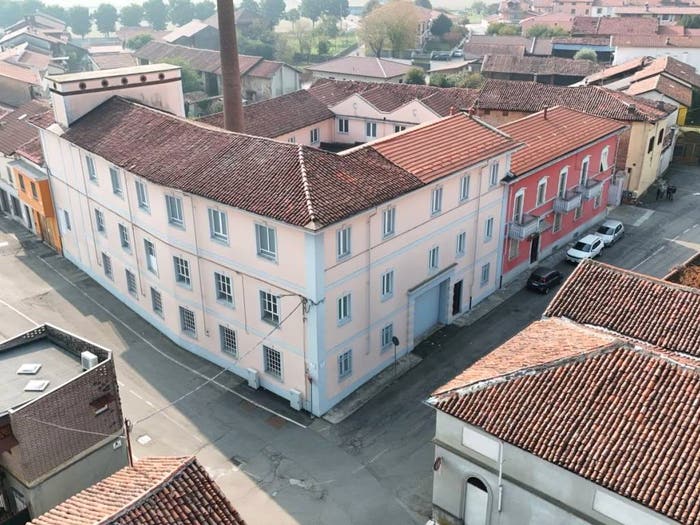 Casa con 6 locali in vendita in Corso Leone Giordano, Centro, Livorno Ferraris