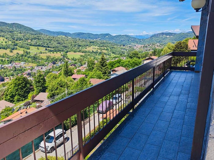 Casa con 6 locali in vendita in Via Carlo Cattaneo, San Fedele Intelvi, Centro Valle Intelvi