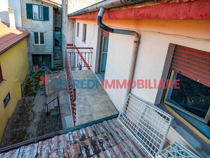 Appartamento trilocale in vendita in Via Caserma, Teti