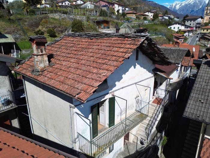 Casa quadrilocale in vendita in Via Provinciale, Centro, Domaso