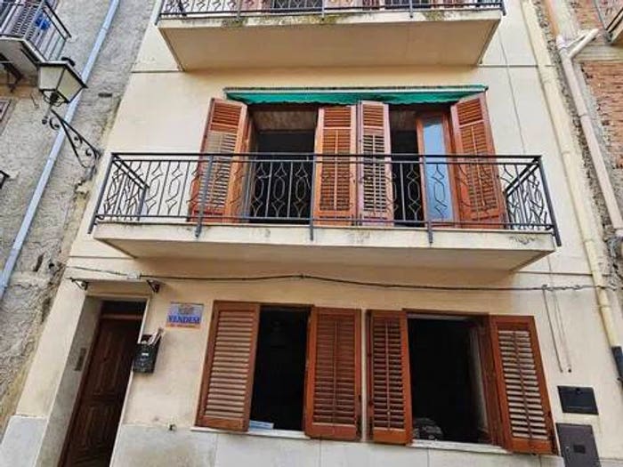 Casa con 6 locali in vendita in Via Regina Margherita No Number, Collesano