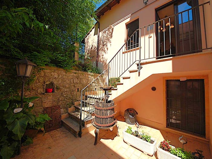 Appartamento trilocale in vendita in Via Strada Statale Valnerina, Centro, Ferentillo
