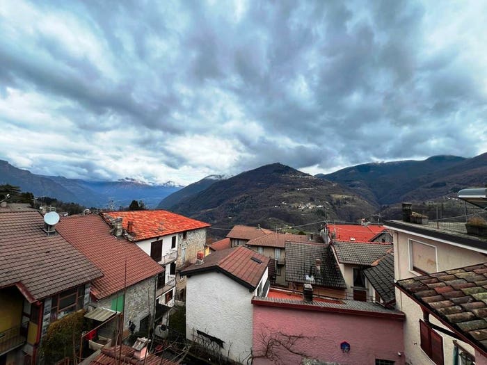 Casa con 6 locali in vendita in Via Gilberto Lanfranconi, Ramponio Verna, Alta Valle Intelvi