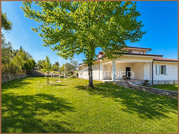 Casa con 6 locali in vendita in Via della Presura, Greve in Chianti