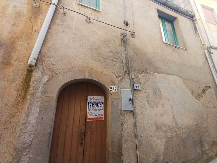 Casa bilocale in vendita in Via Giuseppe Garibaldi, Centro, Ficarra