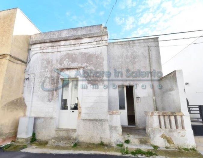 Casa con 6 locali in vendita in Via del Nevoso, Centro, Castrignano del Capo