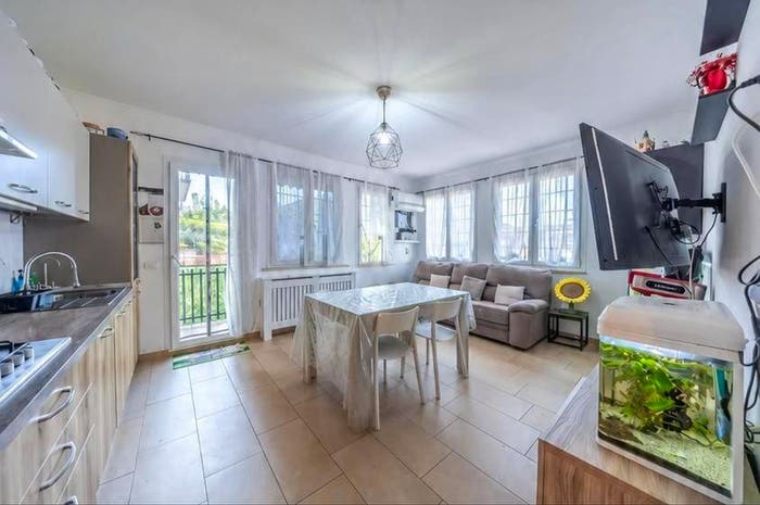Appartamento trilocale in vendita in Via Bompietro, Rocca Cencia, Roma