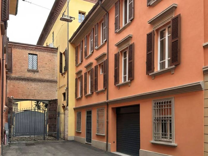 Appartamento bilocale in vendita in Vicolo Carega, Centro Storico, Bologna