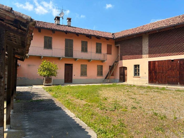 Casa con 5 locali in vendita in Via Carzello, Diano d'Alba