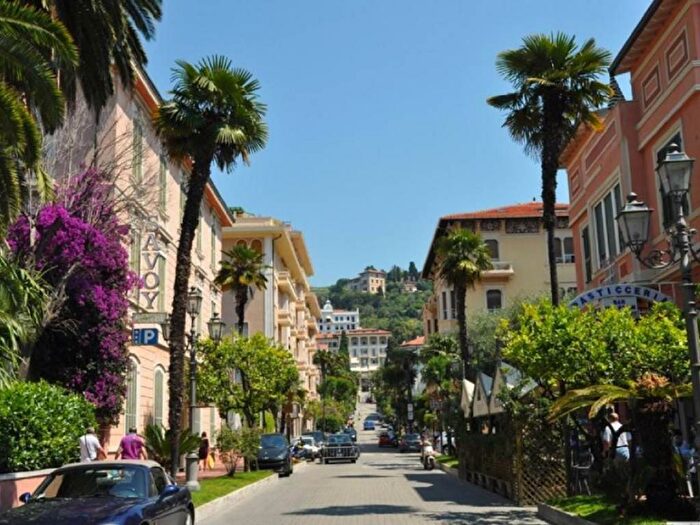 Casa con 6 locali in vendita in Via Vittorio Veneto, Centro, Bordighera