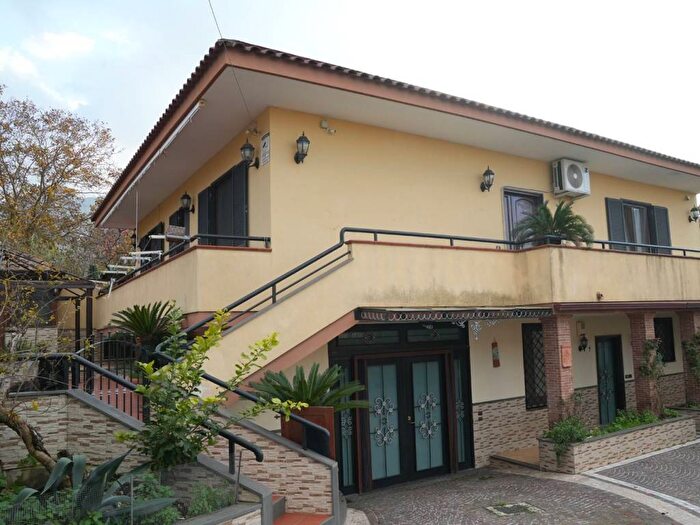 Casa con 6 locali in vendita in Somma Vesuviana