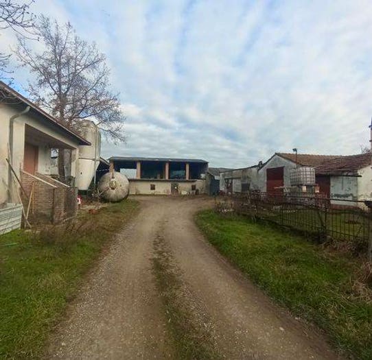 Casa quadrilocale in vendita in Località Campremoldo Sotto, Gragnano Trebbiense